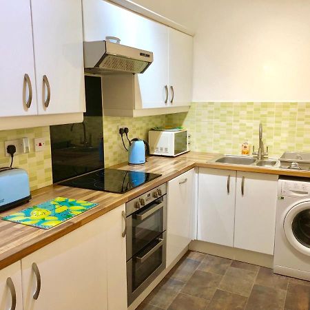 Stylish Apartment With Secure Parking Close To City Chester Eksteriør billede